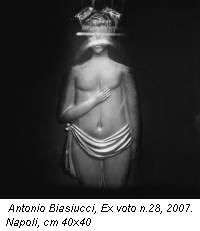 Antonio Biasiucci, Ex voto n.28, 2007. Napoli, cm 40x40