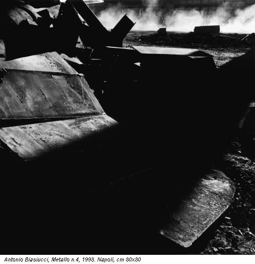 Antonio Biasiucci, Metallo n.4, 1998. Napoli, cm 80x80